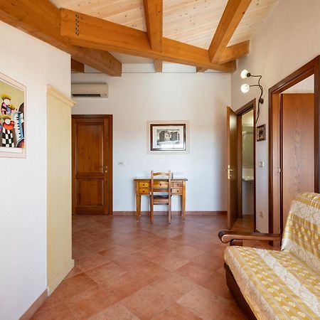 Lola Piccolo Hotel E Appartamenti Marina di Grosseto Exterior foto