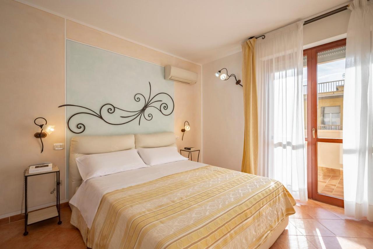 Lola Piccolo Hotel E Appartamenti Marina di Grosseto Exterior foto