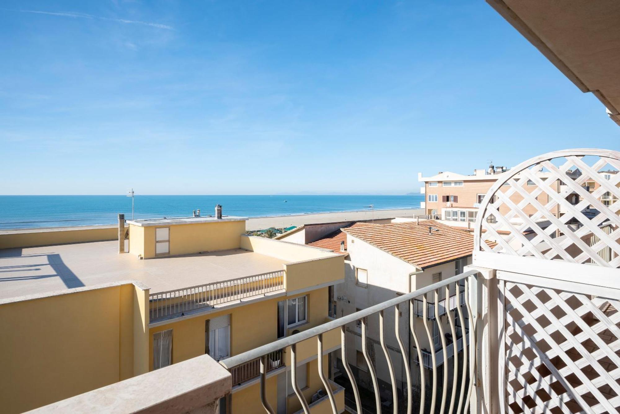 Lola Piccolo Hotel E Appartamenti Marina di Grosseto Exterior foto